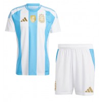 Camisa de time de futebol Argentina Replicas 1º Equipamento Infantil Copa America 2024 Manga Curta (+ Calças curtas)